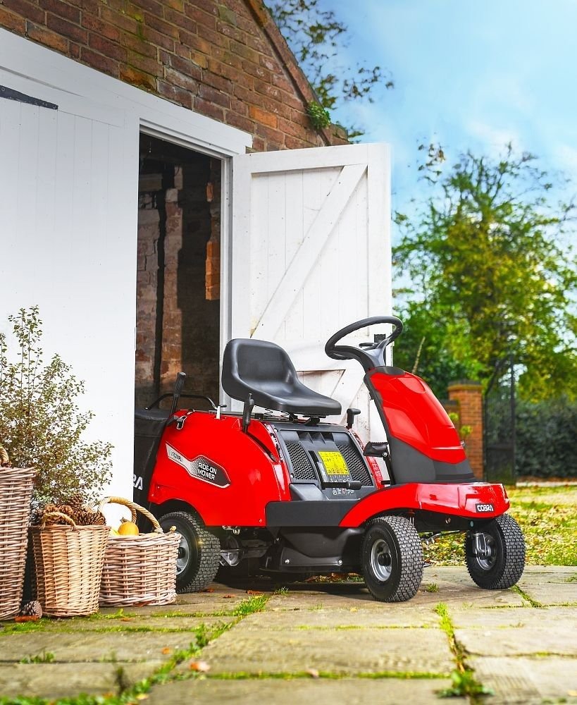 Cobra LT62HRL Petrol Lawn Tractor 62cm - Image 2