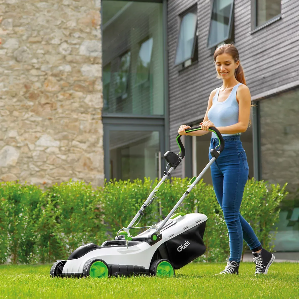 Gtech CLM50 48v 42cm Cordless Rotary Lawnmower - Image 2